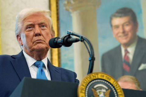 Donald Trump Ronald Reagan Donald Trump Ronald Reagan