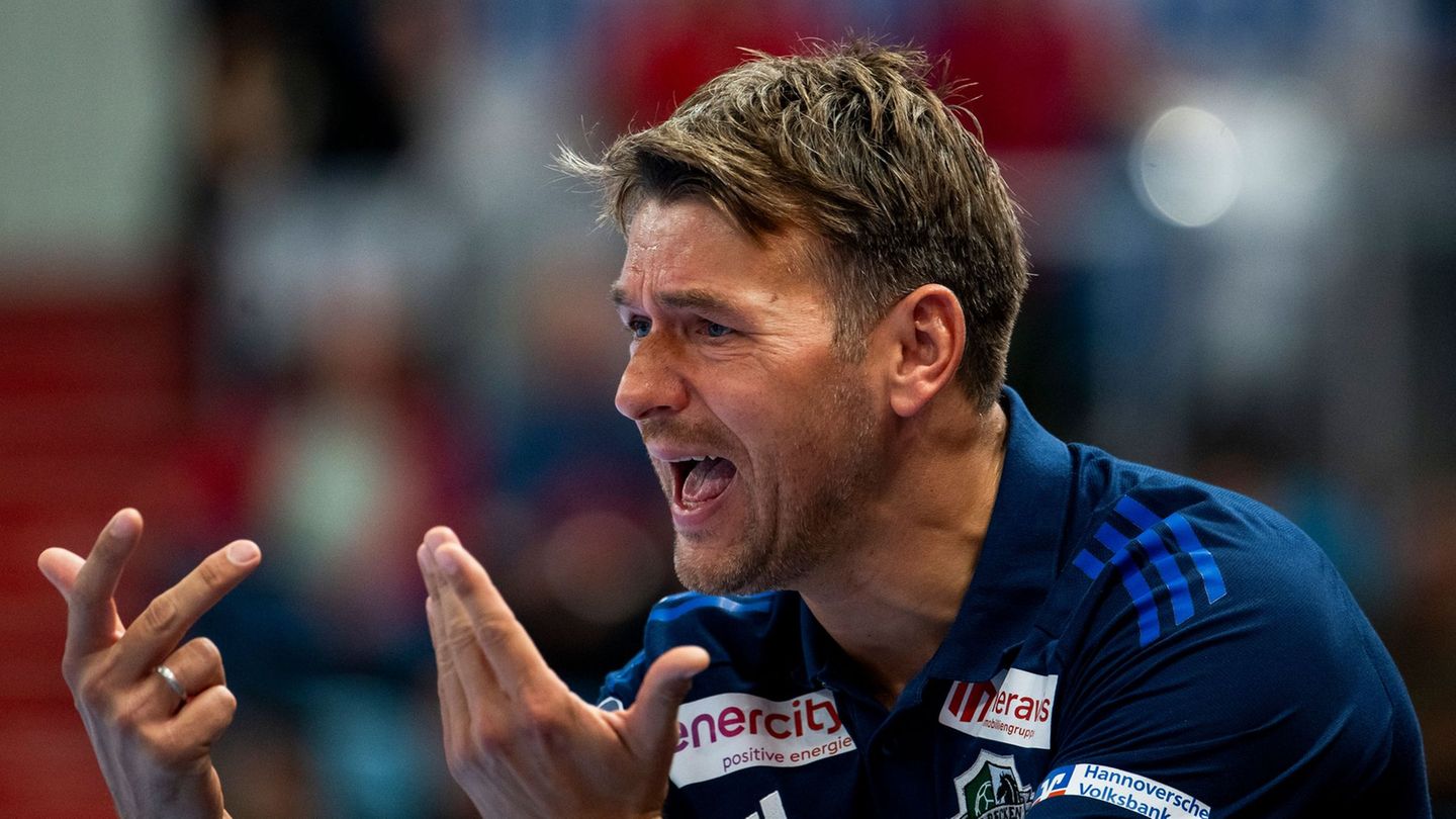 Trainer Christian Prokop und die TSV Hannover-Burgdorf hatten den SC Magdeburg zu Gast. Foto: Julius Frick/dpa Trainer Christian Prokop und die TSV Hannover-Burgdorf hatten den SC Magdeburg zu Gast. Foto: Julius Frick/dpa