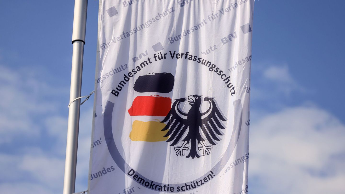 Protecting democracy: Federal Office for the Protection of the Constitution turns 75: Selen sees the situation aggravated Protecting democracy: Federal Office for the Protection of the Constitution turns 75: Selen sees the situation aggravated