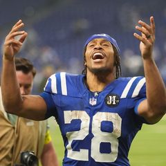 NFL: Indianapolis Colts Running Back Jonathan Taylor feiert