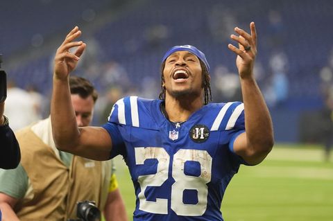 NFL: Indianapolis Colts Running Back Jonathan Taylor feiert NFL: Indianapolis Colts Running Back Jonathan Taylor feiert