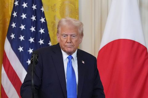 Im Februar empfing Donald Trump Japans damaligen Regierungschef Shigeru Ishiba im Weißen Haus (Archivbild) Im Februar empfing Donald Trump Japans damaligen Regierungschef Shigeru Ishiba im Weißen Haus (Archivbild)