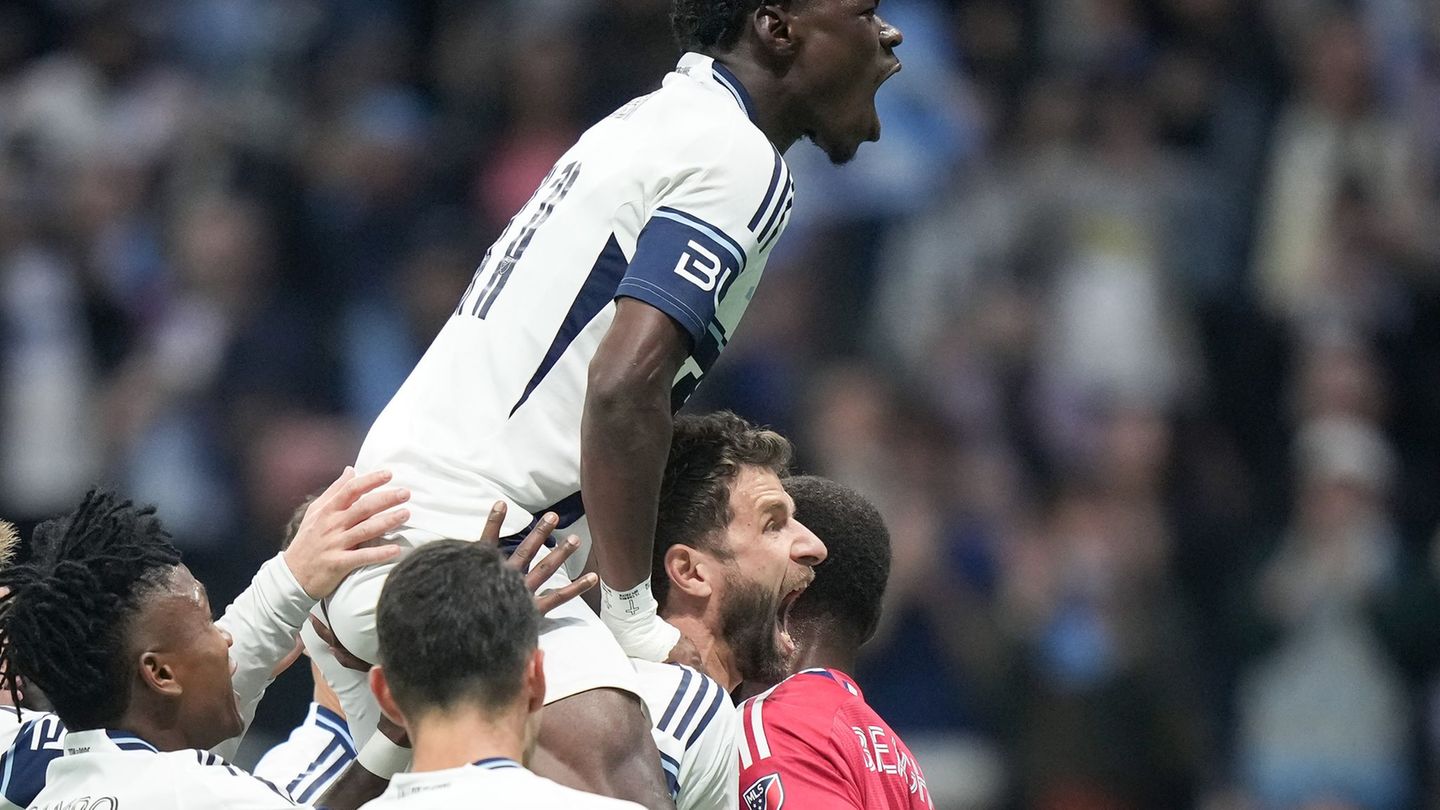 MLS: Müller scores again: Vancouver wins playoff opener MLS: Müller scores again: Vancouver wins playoff opener