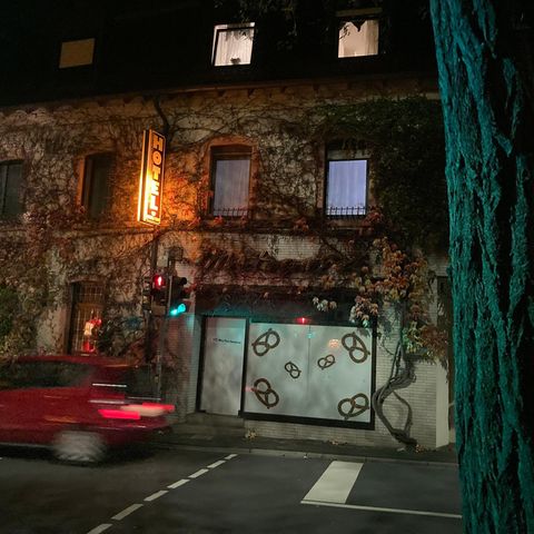 Hotel Brezel in Alzena, einstiger Wohnort vom Attentäter von Aschaffenburg Hotel Brezel in Alzenau, einstiger Wohnort vom Attentäter von Aschaffenburg