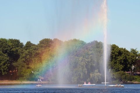 Noch nördlicher von Niedersachsen und Bremen aus gesehen scheint das große Glück zu liegen: Laut einer Befragung sind die Hambur