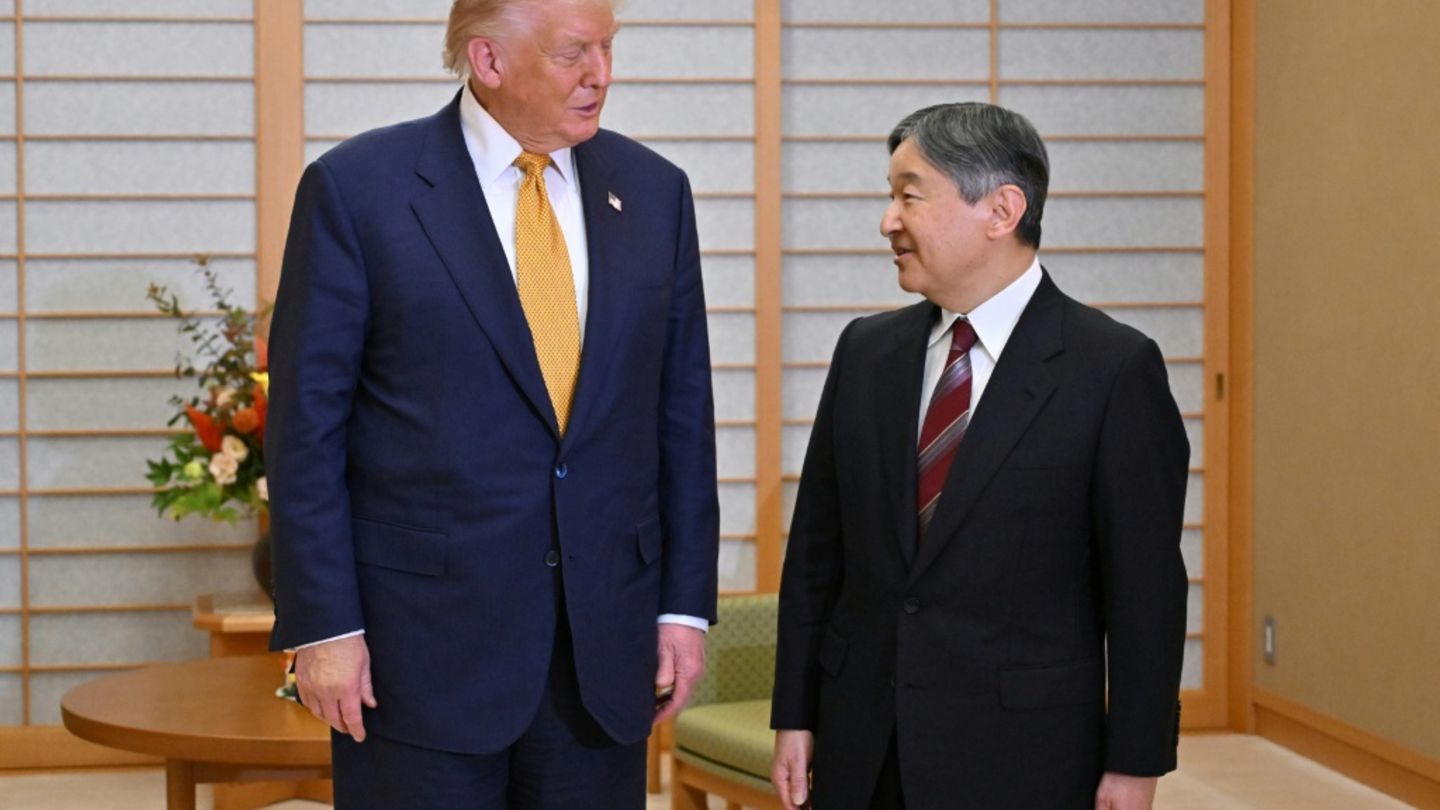 Trump und der japanische Kaiser Naruhito Trump und der japanische Kaiser Naruhito