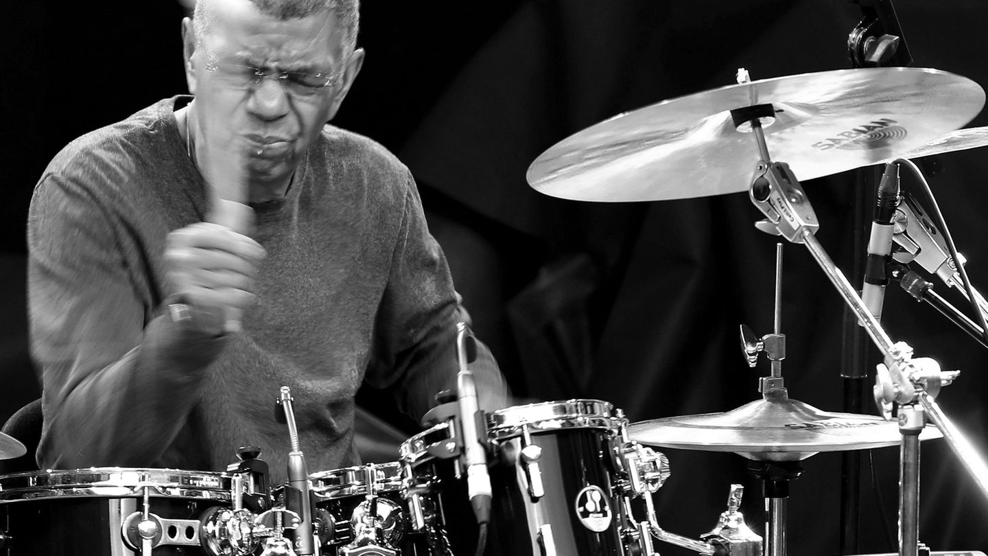 Der US-Schlagzeuger Jack DeJohnette ist gestorben. (Archivfoto) Foto: Javier Etxezarreta/EFE/dpa Der US-Schlagzeuger Jack DeJohnette ist gestorben. (Archivfoto) Foto: Javier Etxezarreta/EFE/dpa