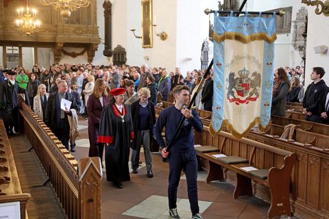 Die Immatrikulation der neuen Studierenden wird stets besonders festlich begangen. (Archivbild) Foto: Bernd Wüstneck/dpa