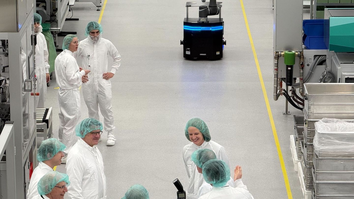 B. Braun setzt mit einer neuen Fertigung für Infusionsartikel auf Hightech und digitale Prozesse. Foto: Nicole Schippers/dpa B. Braun setzt mit einer neuen Fertigung für Infusionsartikel auf Hightech und digitale Prozesse. Foto: Nicole Schippers/dpa