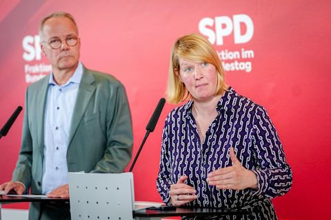 SPD-Fraktionsvize Esdar verteidigt Demo-Auftritt: "Das war richtig" Wiebke Esdar, stellvertretende SPD-Fraktionsvorsitzende (r.)
