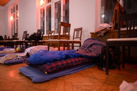 In den ökumenischen Nachtcafés in Dresden gibt es in der kalten Jahreszeit Schlafplätze für Obdachlose. (Archivbild) Foto: Rober