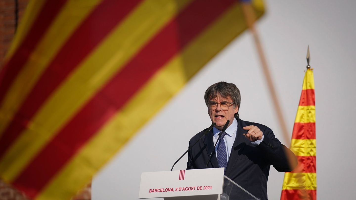 Puigdemont lebt seit Jahren im Exil - er könnte aber Spanien in eine Krise stürzen. (Archivbild) Foto: Joan Mateu/AP/dpa Puigdemont lebt seit Jahren im Exil - er könnte aber Spanien in eine Krise stürzen. (Archivbild) Foto: Joan Mateu/AP/dpa