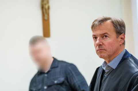 Der Angeklagte will nichts von den Verletzungen des Opfers gewusst haben. Foto: Andreas Arnold/dpa