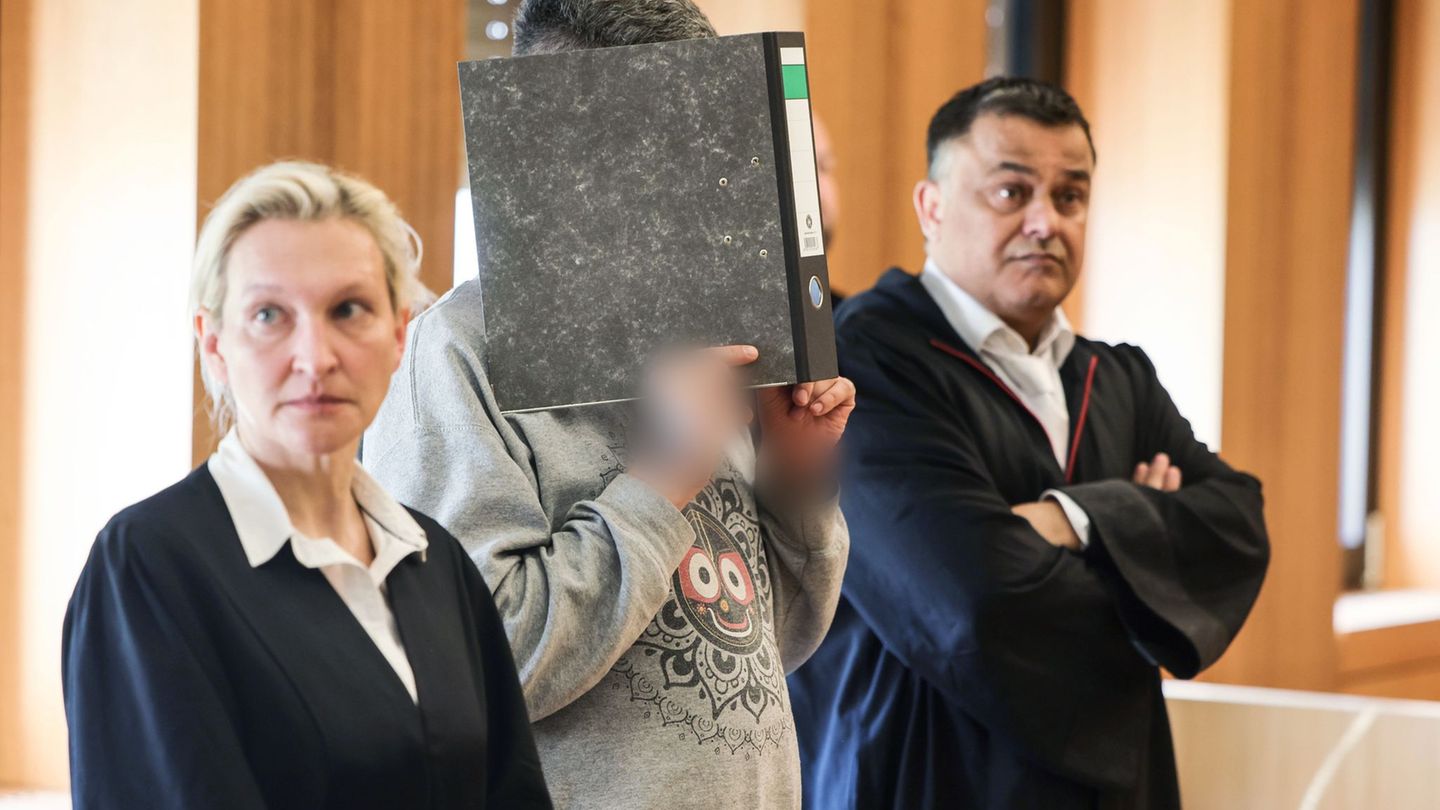 Im Prozess gegen den wegen etlicher Todesfälle angeklagten Pfleger in Aachen hat die Staatsanwaltschaft eine lebenslange Freihei Im Prozess gegen den wegen etlicher Todesfälle angeklagten Pfleger in Aachen hat die Staatsanwaltschaft eine lebenslange Freihei