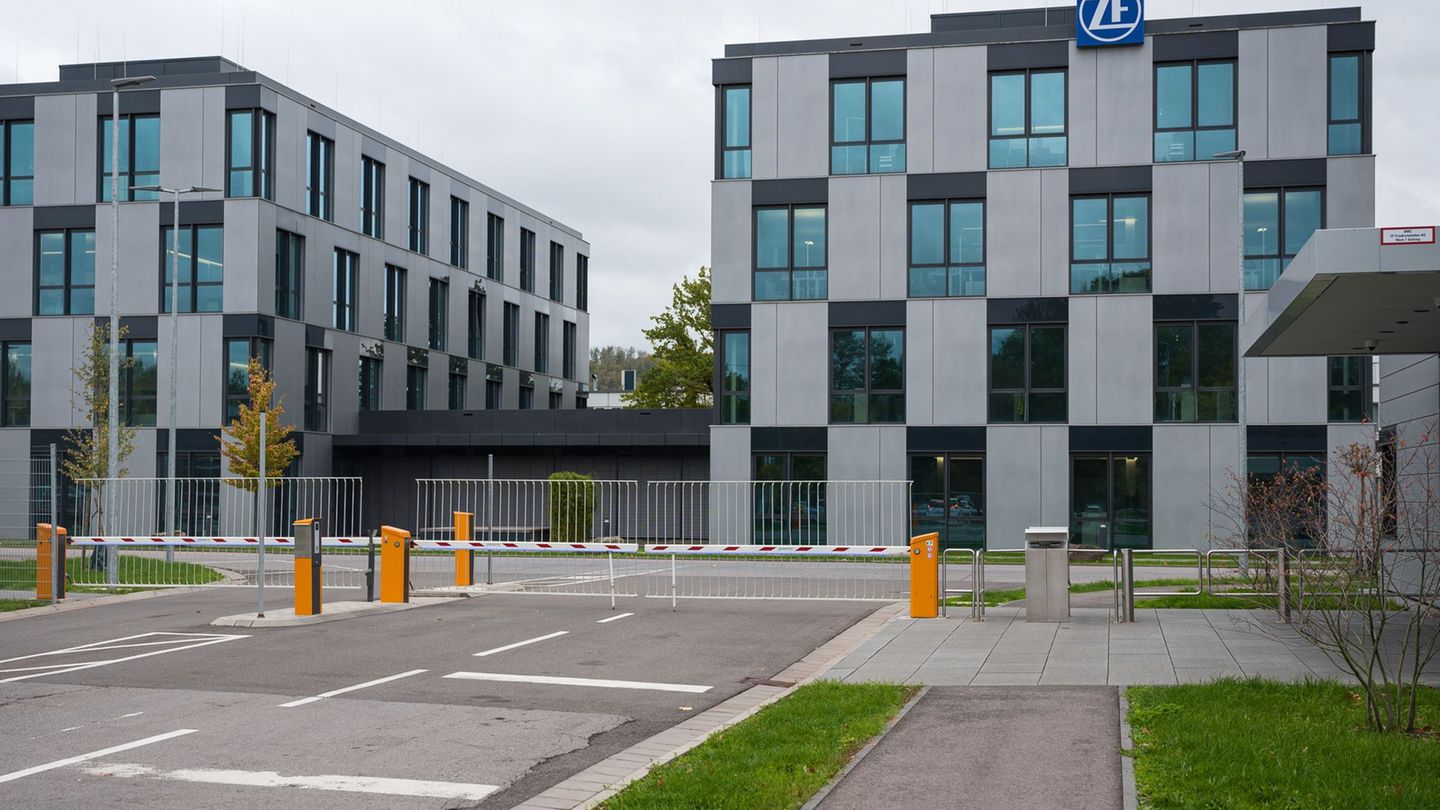 Am ZF-Werk in Saarbrücken können die Mitarbeiter vorerst aufatmen - auch wenn für die langfristige Zukufnt noch Unsicherheiten h Am ZF-Werk in Saarbrücken können die Mitarbeiter vorerst aufatmen - auch wenn für die langfristige Zukufnt noch Unsicherheiten h