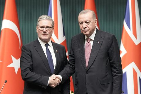 Starmer (l.) und Erdogan