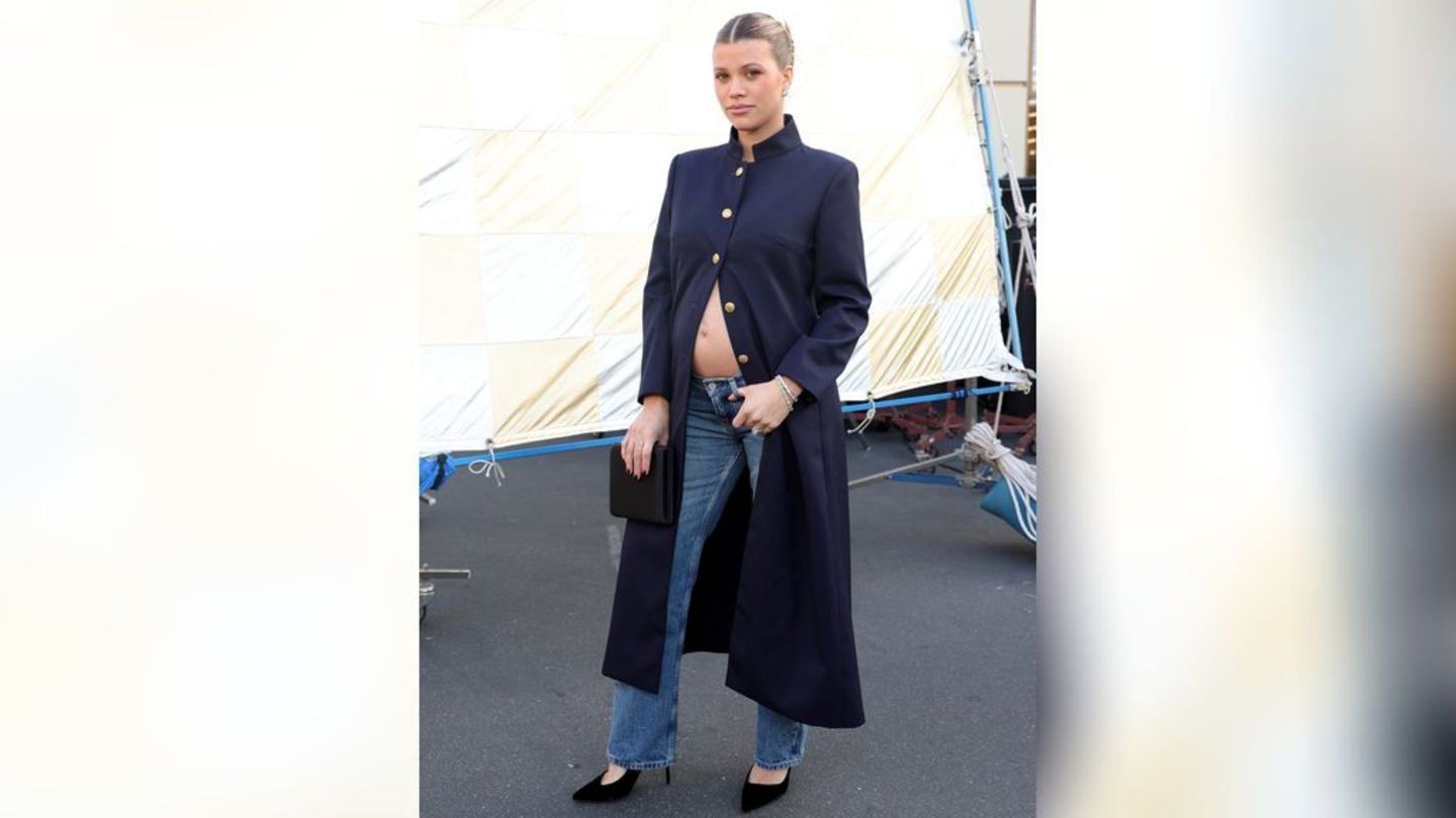 Sofia Richie Grainge zeigt ihren Babybauch erstmals bei einem Event. Sofia Richie Grainge zeigt ihren Babybauch erstmals bei einem Event.