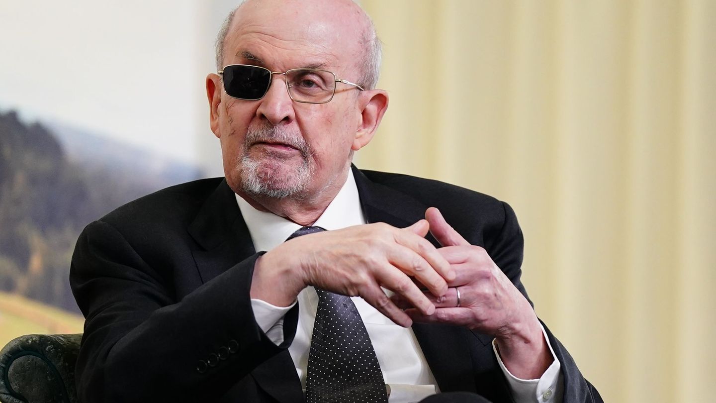 People: Author Salman Rushdie continues to struggle with the consequences of the attack People: Author Salman Rushdie continues to struggle with the consequences of the attack