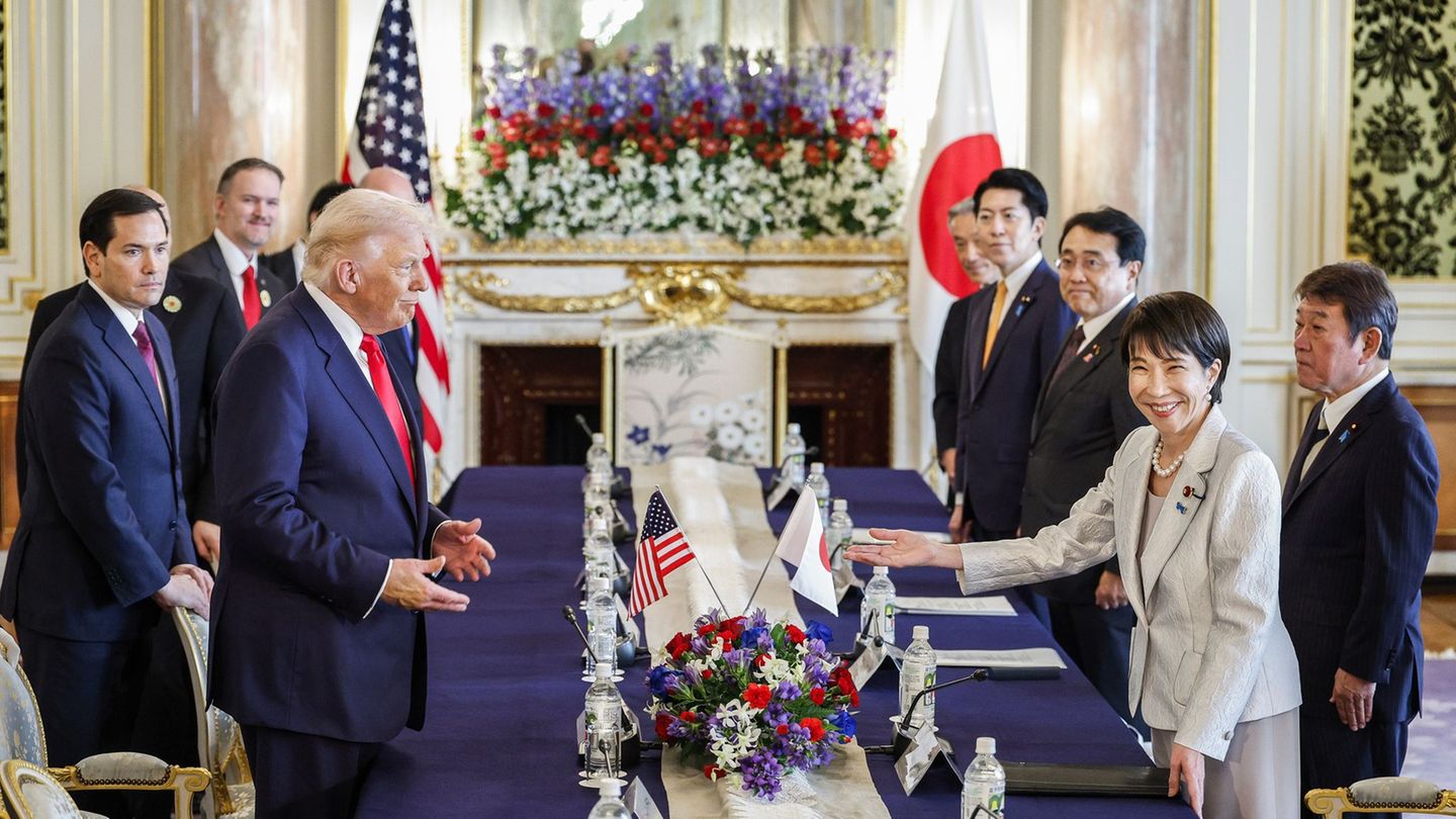 USA und Japan stärken ihr Bündnis. Foto: Franck Robichon/EPA Pool/dpa USA und Japan stärken ihr Bündnis. Foto: Franck Robichon/EPA Pool/dpa