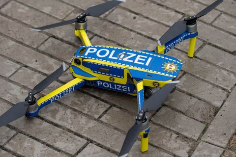 Dass Mecklenburg-Vorpommerns Landespolizei ausschließlich auf Drohnen eines chinesischen Herstellers setzt, sorgt teils für Unbe