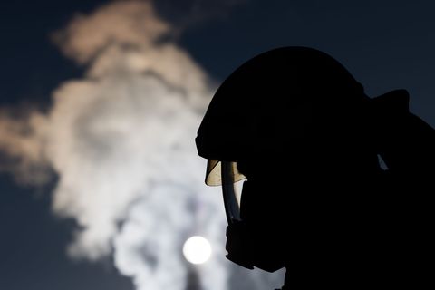 In einem Paketzentrums-Lager in Raunheim hat es gebrannt. (Symbolbild) Foto: Rolf Vennenbernd/dpa