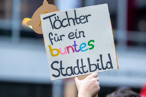 Demoschild für ein "buntes Stadtbild" Demoschild für ein "buntes Stadtbild"