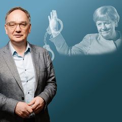Nico Fried und Angela Merkel im Hintergrund