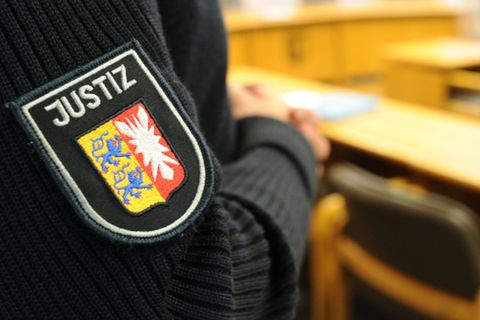 Eindeutiges Urteil: Ein Likör ohne Ei darf "Likör ohne Ei heißen" Foto: Angelika Warmuth/dpa Eindeutiges Urteil: Ein Likör ohne Ei darf "Likör ohne Ei heißen" Foto: Angelika Warmuth/dpa