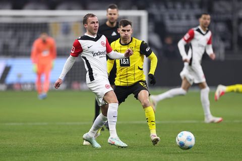 DFB-Pokal: Eintracht Frankfurt vs. Borussia Dortmund DFB-Pokal: Eintracht-Spieler Mario Götze in Aktion gegen den BVB