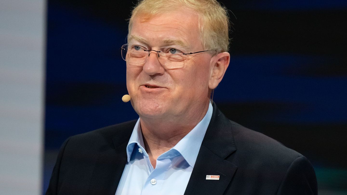 In turbulent times: Bosch boss Hartung’s contract extended In turbulent times: Bosch boss Hartung’s contract extended