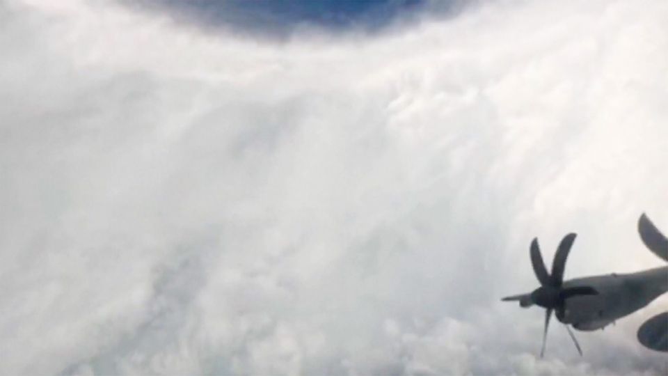 Vor Jamaika: Wetterexperten fliegen durch Hurrikan "Melissa" Vor Jamaika: Wetterexperten fliegen durch Hurrikan "Melissa"