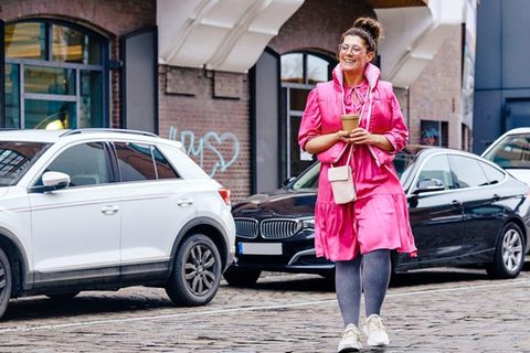 Jana Crämer hat das Buch "Das Mädchen aus der 1. Reihe - Das große Comeback" geschrieben.