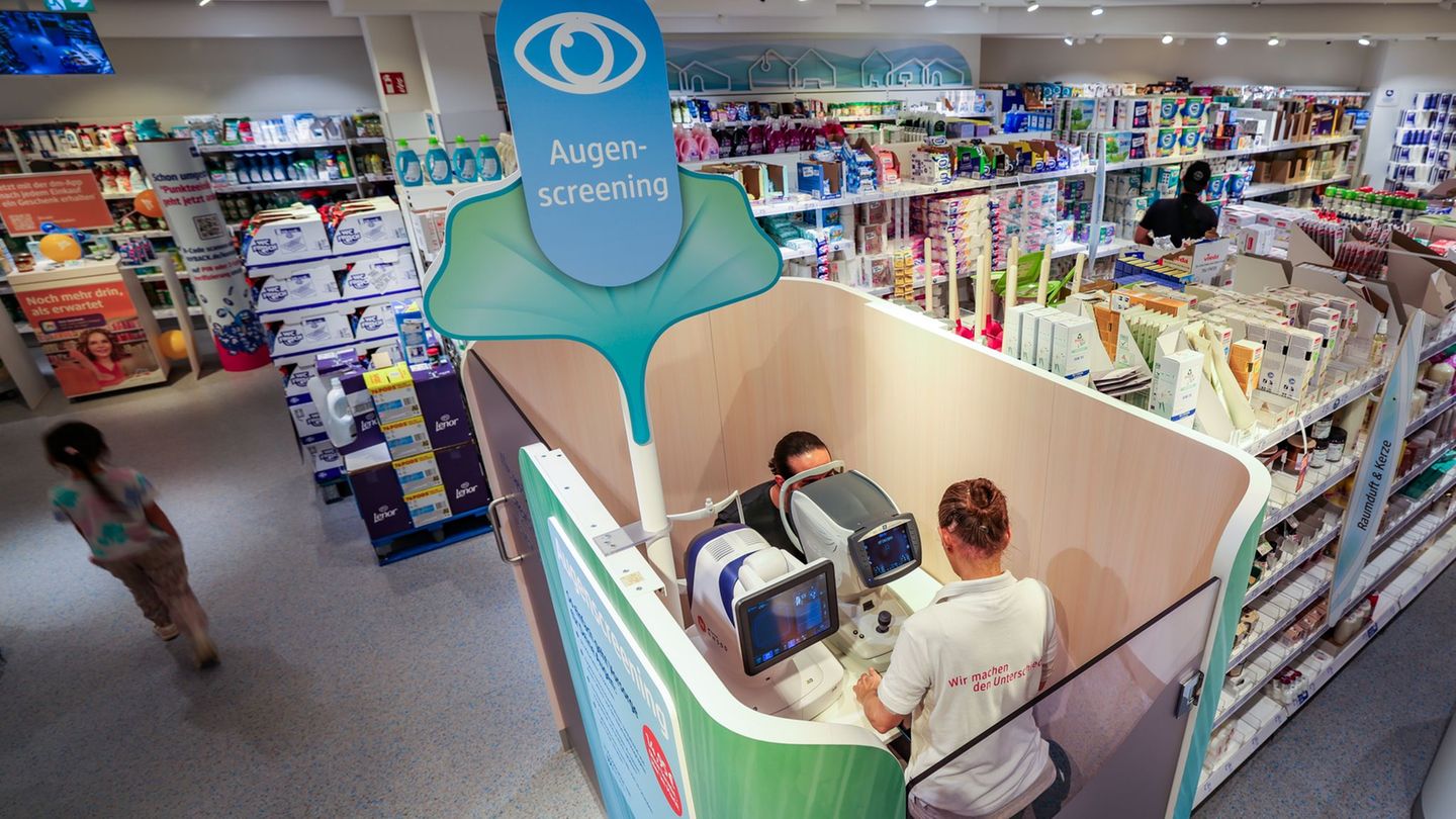 Die Drogeriekette dm bietet seit einigen Wochen verschiedene Gesundheitsdienstleistungen an. (Archivbild) Foto: Christoph Reichw Die Drogeriekette dm bietet seit einigen Wochen verschiedene Gesundheitsdienstleistungen an. (Archivbild) Foto: Christoph Reichw