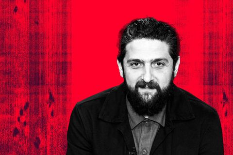 Montage zeigt Aladin El-Mafaalani vor rotem Hintergrund Montage zeigt Aladin El-Mafaalani vor rotem Hintergrund