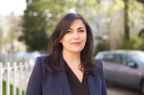 Interview: Düzen Tekkal macht sich international für Menschen- und Frauenrechte stark Düzen Tekkal macht sich international für Menschen- und Frauenrechte stark