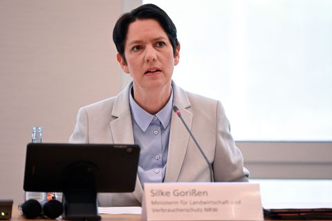 Landwirtschaftsministerin Silke Gorißen (CDU) lehnt die Forderung nach einer flächendeckenden Stallpflicht für Geflügel aktuell