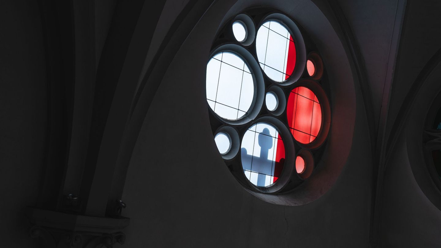 Eltern sollen an Trierer Bistumsschulen ab 2026/2027 freiwillige Beiträge zahlen. (Symbolfoto) Foto: Nicolas Armer/dpa Eltern sollen an Trierer Bistumsschulen ab 2026/2027 freiwillige Beiträge zahlen. (Symbolfoto) Foto: Nicolas Armer/dpa