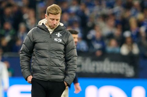 Nach der Niederlage auf Schalke hoffen Kohfeldt und Darmstadt 98 auf eine Revanche im Pokal. Foto: Bernd Thissen/dpa