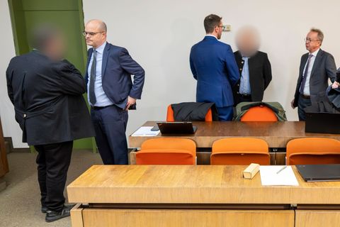 Die beiden Angeklagten zeigten vor Gericht Schuldgefühle. Foto: Peter Kneffel/dpa