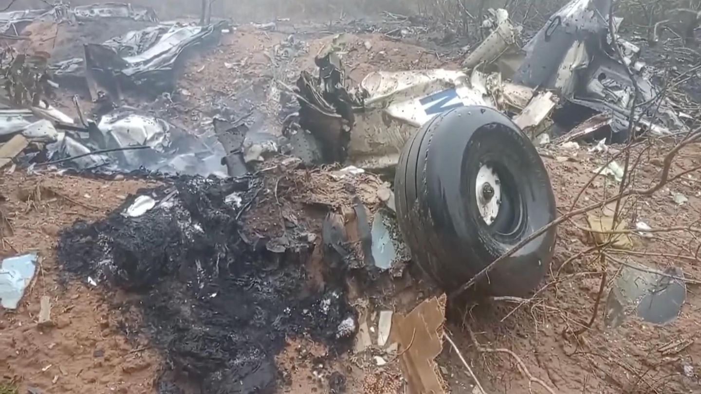 Elf Insassen tot: Flugzeug mit Deutschen an Bord stürzt in Kenia ab