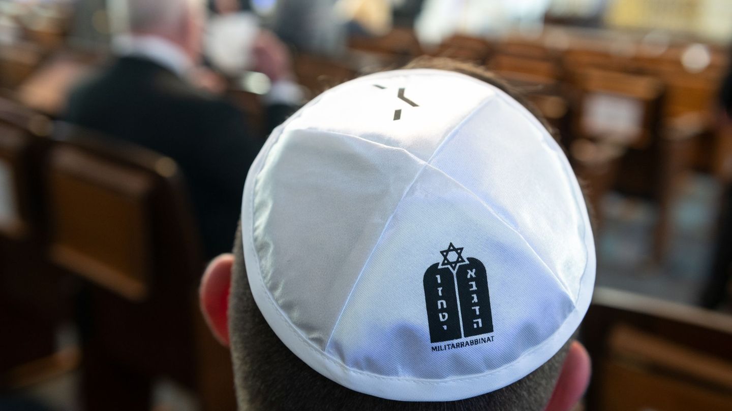 In Brandenburg gibt es nun einen orthodoxen Militärrabbiner. (Archivbild) Foto: Hendrik Schmidt/dpa-Zentralbild/ZB In Brandenburg gibt es nun einen orthodoxen Militärrabbiner. (Archivbild) Foto: Hendrik Schmidt/dpa-Zentralbild/ZB