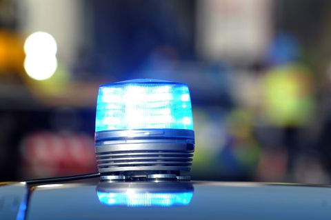 Der Streifenwagen ist mit Sonderzeichen unterwegs gewesen. (Archivbild) Foto: Stefan Puchner/dpa