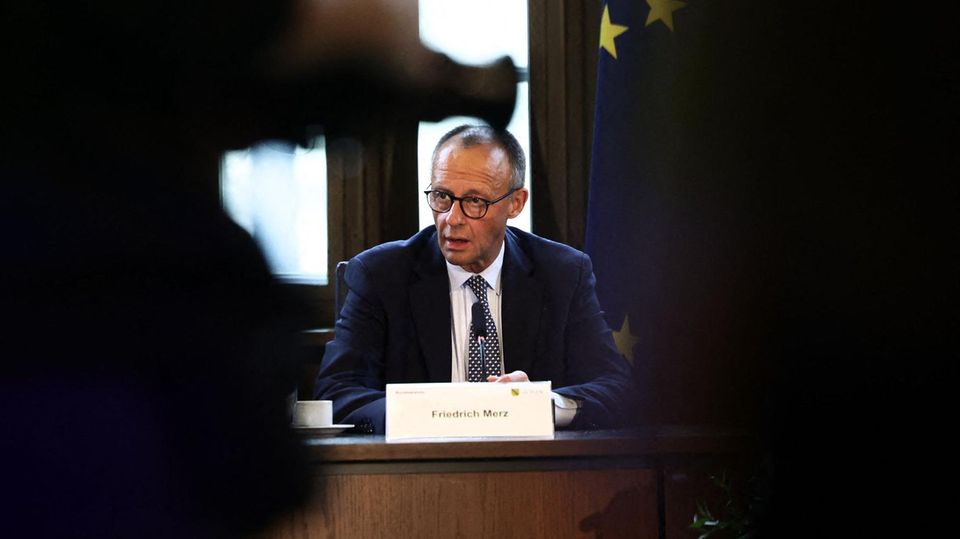 RTL/ntv-Trendbarometer: Umfrage: Union legt zu – Kanzler Merz fällt trotzdem auf Tiefstwert  RTL/ntv-Trendbarometer: Umfrage: Union legt zu – Kanzler Merz fällt trotzdem auf Tiefstwert