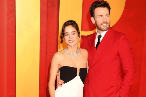 Glückliches Ehepaar, jetzt wohl zu dritt: Chris Evans und Alba Baptista. Glückliches Ehepaar, jetzt wohl zu dritt: Chris Evans und Alba Baptista.