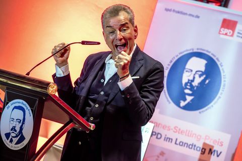 Michel Friedman rief in seiner Festrede zur Verteidigung der Demokratie und zu mehr Streit in Respekt vor dem Anderen auf. Foto: