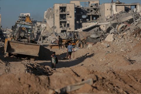 Zerstörte Gebäude südlich der Stadt Gaza. (Archivbild) Foto: Omar Ashtawy/APA Images via ZUMA Press Wire/dpa