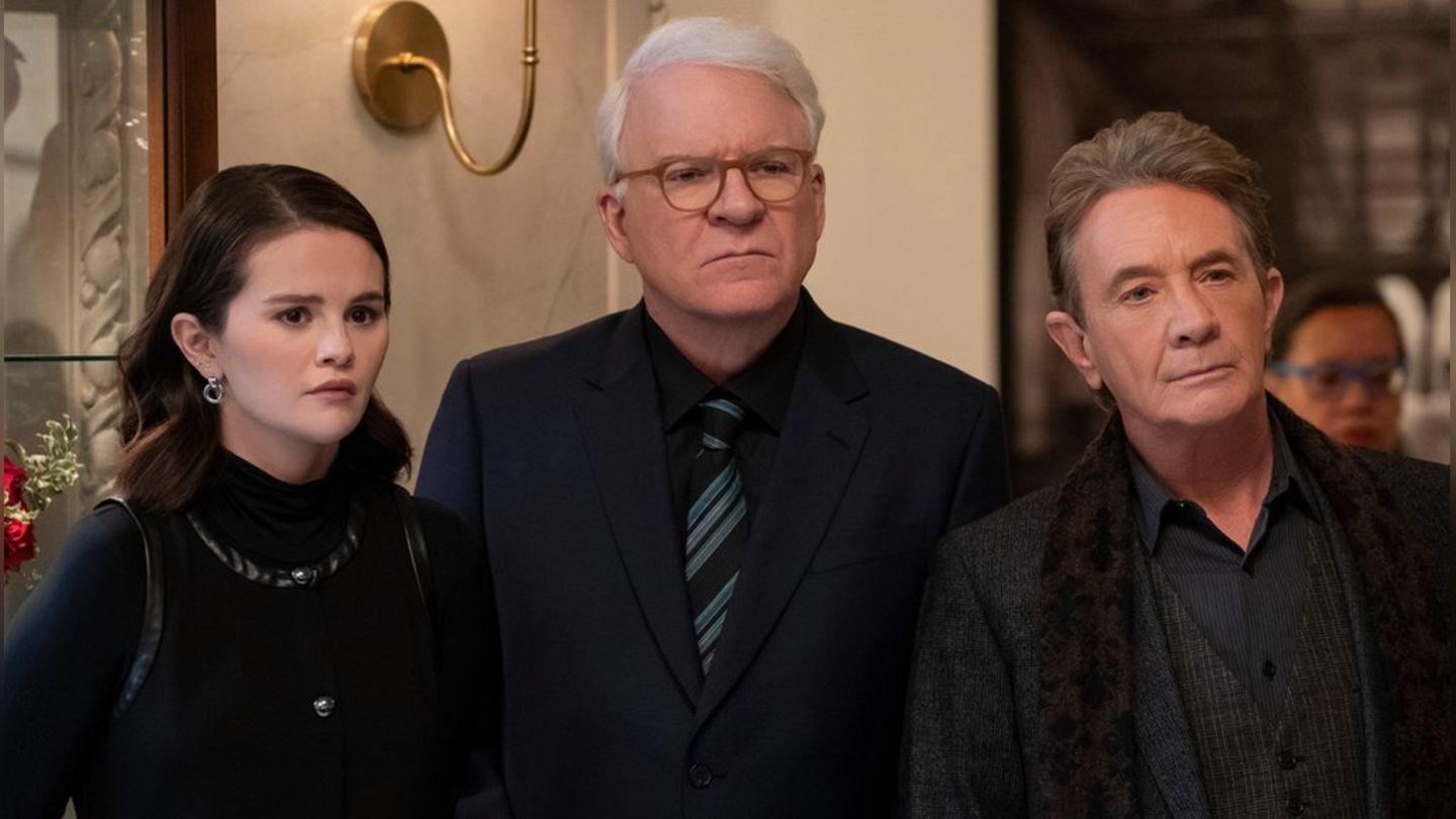 Selena Gomez, Steve Martin und Martin Short werden nach der fünften Staffel erneut in ihre bekannten Rollen bei "Only Murders  Selena Gomez, Steve Martin und Martin Short werden nach der fünften Staffel erneut in ihre bekannten Rollen bei "Only Murders