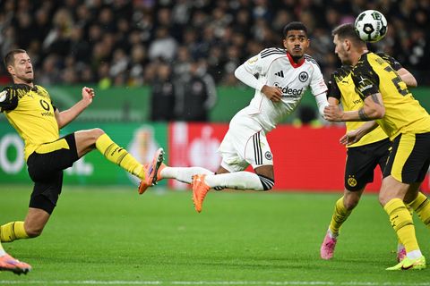 Eintracht Frankfurt und Borussia Dortmund lieferten sich einen Pokal-Fight. Foto: Arne Dedert/dpa
