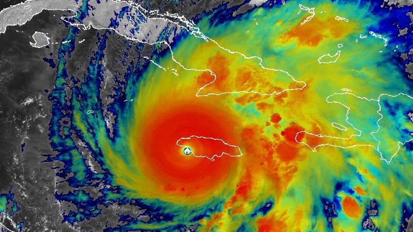 Es bestehe weiterhin Lebensgefahr, warnte das NHC. Foto: Noaa/via ZUMA Press Wire/dpa Es bestehe weiterhin Lebensgefahr, warnte das NHC. Foto: Noaa/via ZUMA Press Wire/dpa