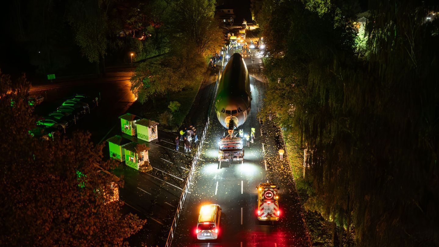 Spektakulärer Transport: Bundeswehr-Airbus im Serengeti-Park angekommen